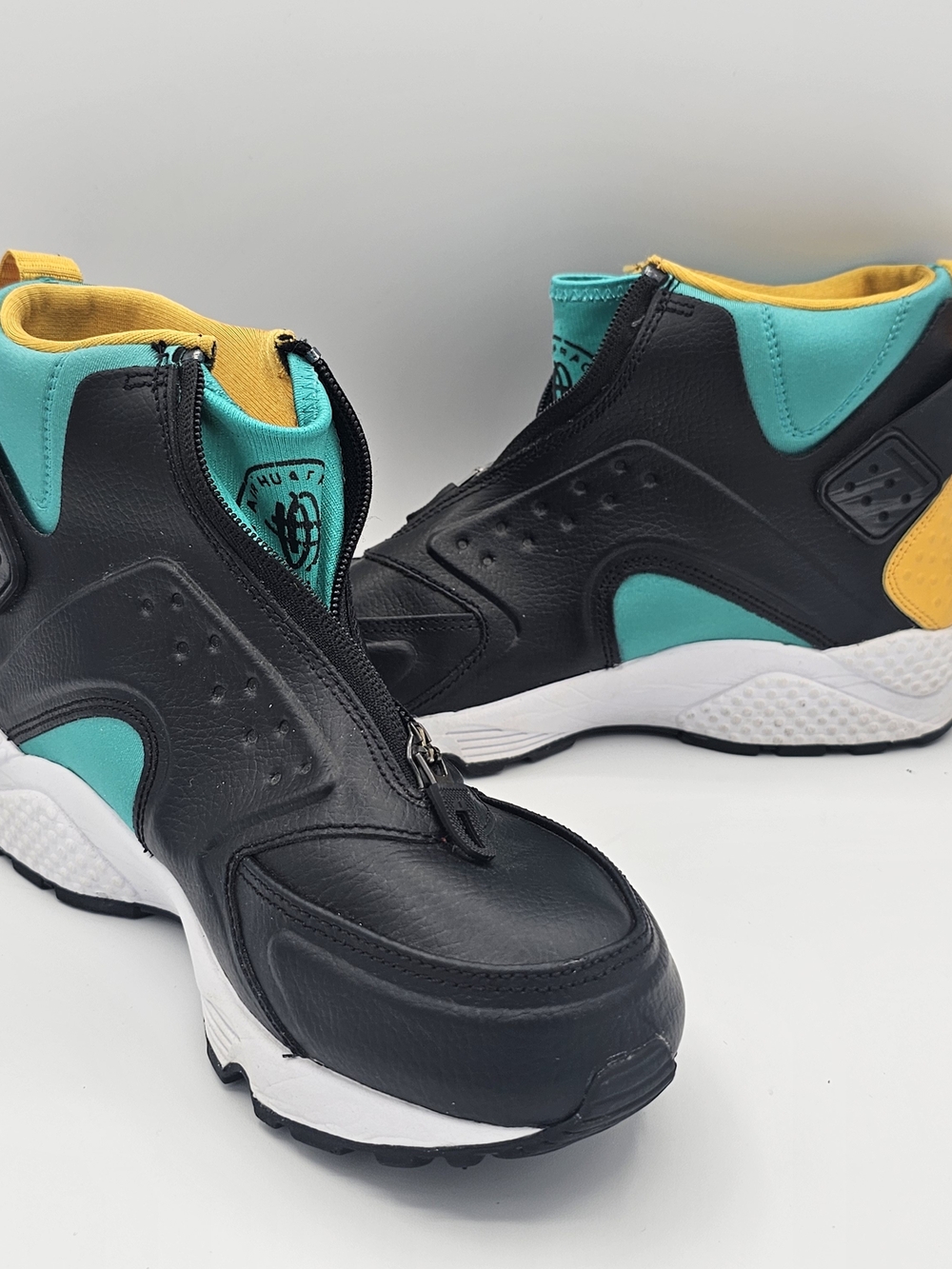 Nike Air Huarache Run Mid Wmns Sz 7 Blk/ Clr Jade  Street Cyberpunk Y2k Athletic